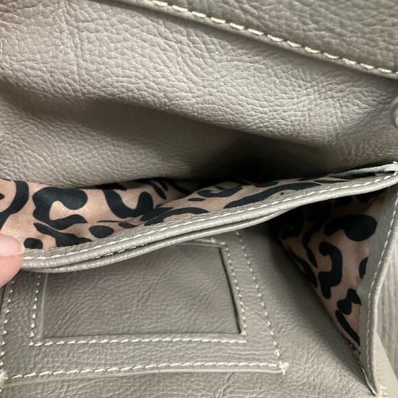 Nine West Zipster Crossbody Messenger Shoulder Gray Leopard Women's Bag - Picture 8 of 9